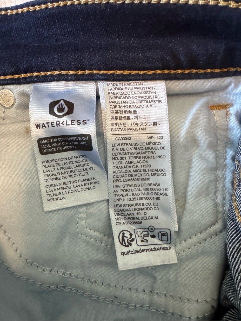 Levi’s 314 Shaping Straight Leg Jeans Dark Indigo Women’s Size EUC - Picture 5 of 8